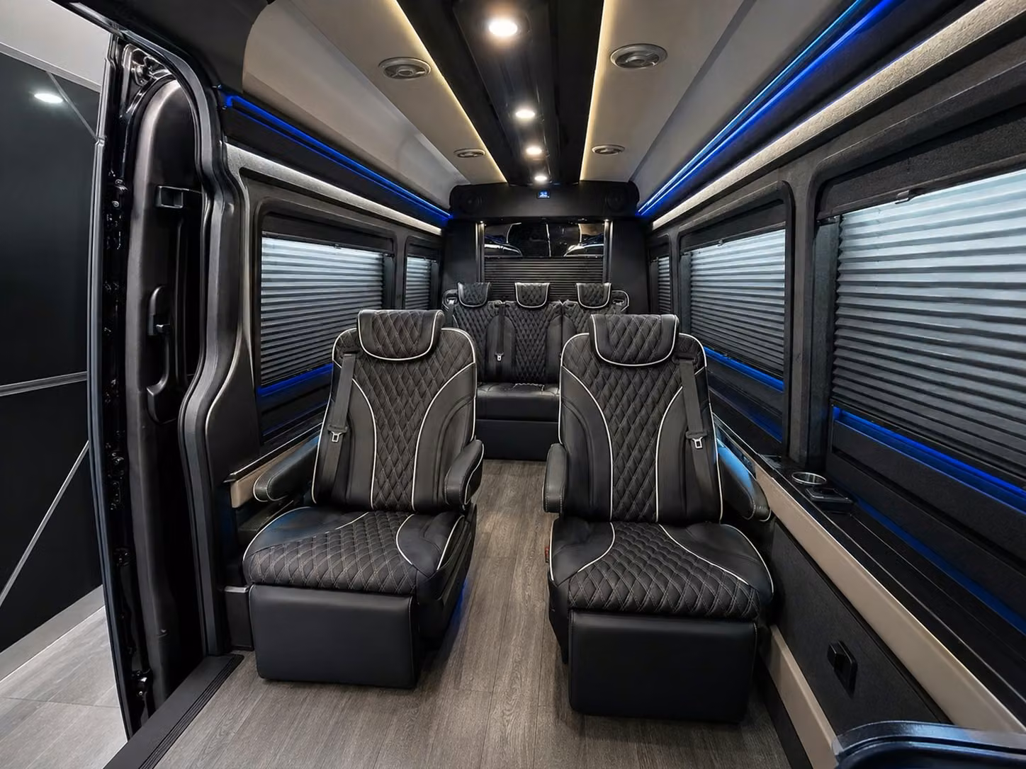 choosing the right bus size for your san mateo airport transfer